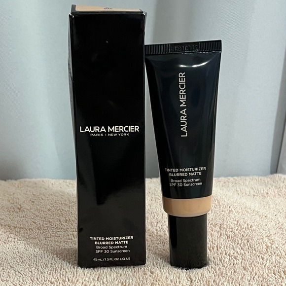 laura mercier Other - Laura Mercier Tinted Moisturizer Women 1.5oz 2C Oak Blurred Matte SPF 30 NIB